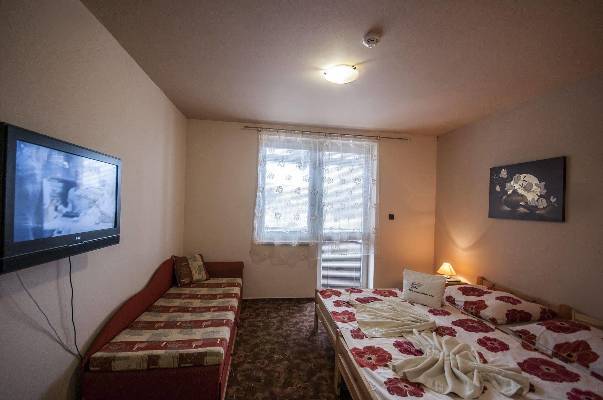Penzion Zivka Závažná Poruba Exteriör bild